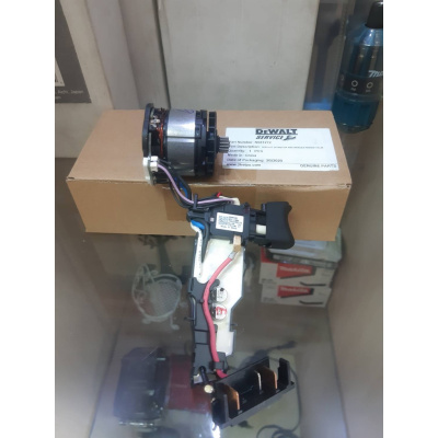 Двигун з вимикачем DeWALT DCD701