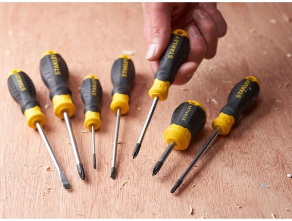 Викрутка Cushion Grip під шліц Ph1 з довжиною жала 75 мм STANLEY STHT16155-0