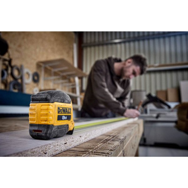 Рулетка вимірювальна COMPACT, 8 м х 28 мм DeWALT DWHT38128-0