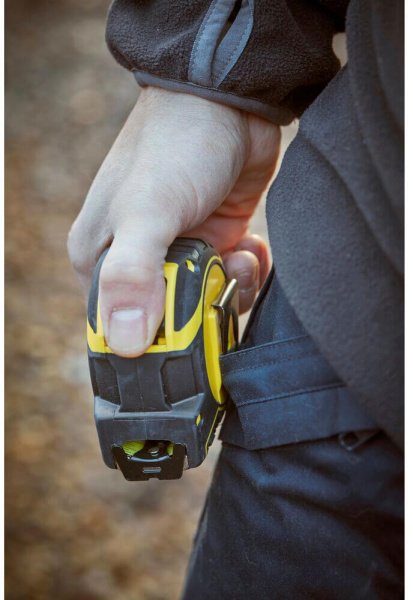 Рулетка вимірювальна FatMax®Autolock довжиною 8 м/26, шириною 25 мм, в обгумованому корпусі, з подвійною шкалою STANLEY FMHT43243-0