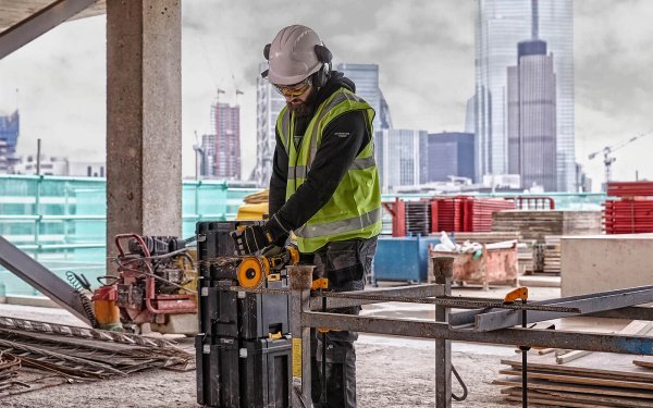 Шліфмашина кутова - болгарка акумуляторна безщіткова DeWALT DCG418NT