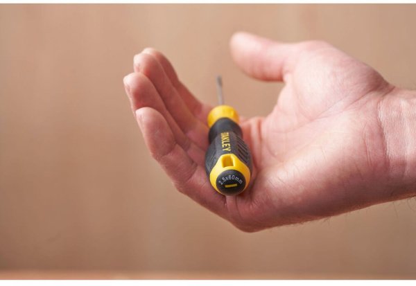 Викрутка Cushion Grip довжиною 60 мм з паралельним жалом під шліц SL 2.5 STANLEY STHT16151-0