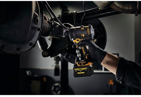 Гайкокрут ударный акумуляторний безщітковий DeWALT DCF903P1G