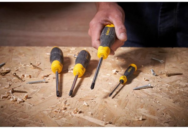 Викрутка Cushion Grip під шліц Ph3 з довжиною жала 150 мм STANLEY 0-64-949