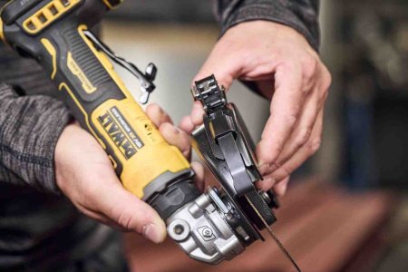 Шліфмашина кутова - болгарка акумуляторна безщіткова DeWALT DCG404NT