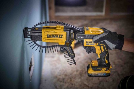 Шурупокрут акумуляторний безщітковий DeWALT DCF620E1K