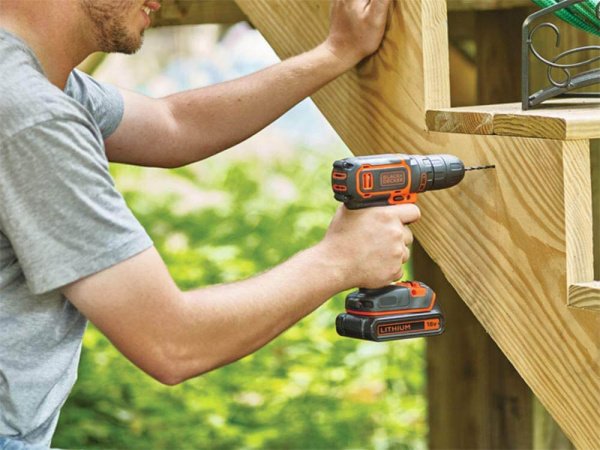 Дриль-шурупокрут акумуляторний BLACK+DECKER BDCDC18KB