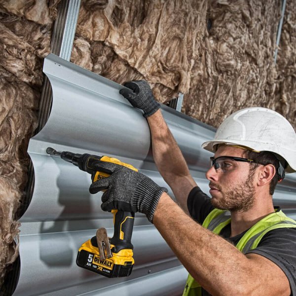Шурупокрут акумуляторний безщітковий DeWALT DCF622N