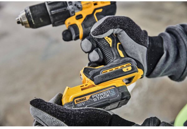 Дриль-шуруповерт акумуляторний безщітковий ударний DeWALT DCD805E2T