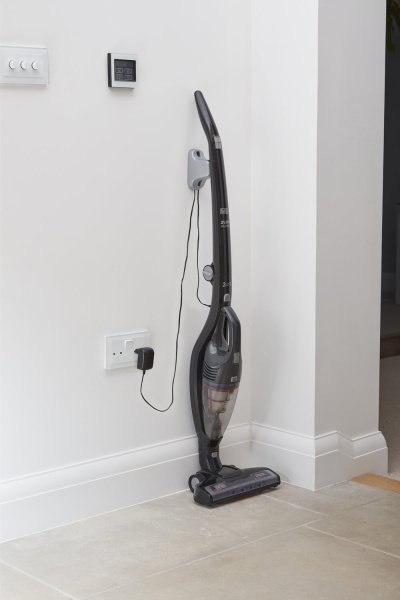 Пилосос акумуляторний (електровіник) BLACK+DECKER SVB620JW